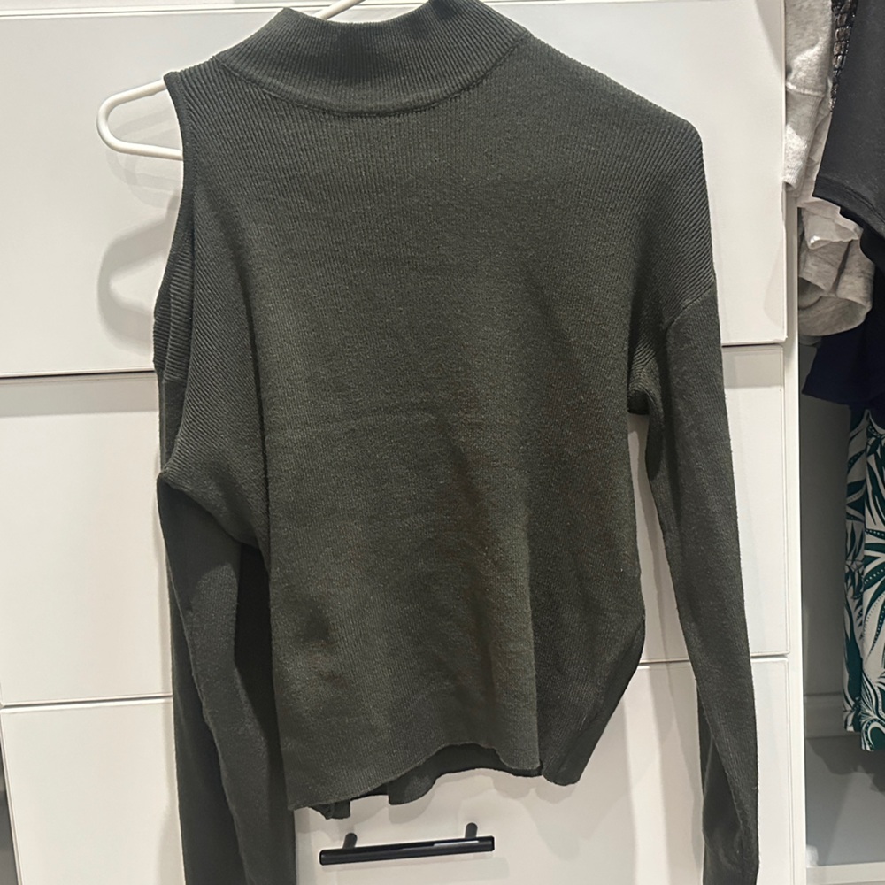 Evereve Olive Green Turtleneck Sweater